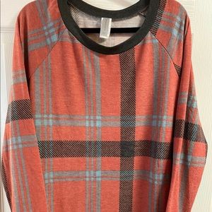 FALL HONEY ME PLAID PLUS TOP